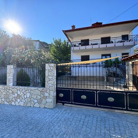 Stone House Under A Rock Kukos Apartment Sykia Chalkidikis Bagian luar foto